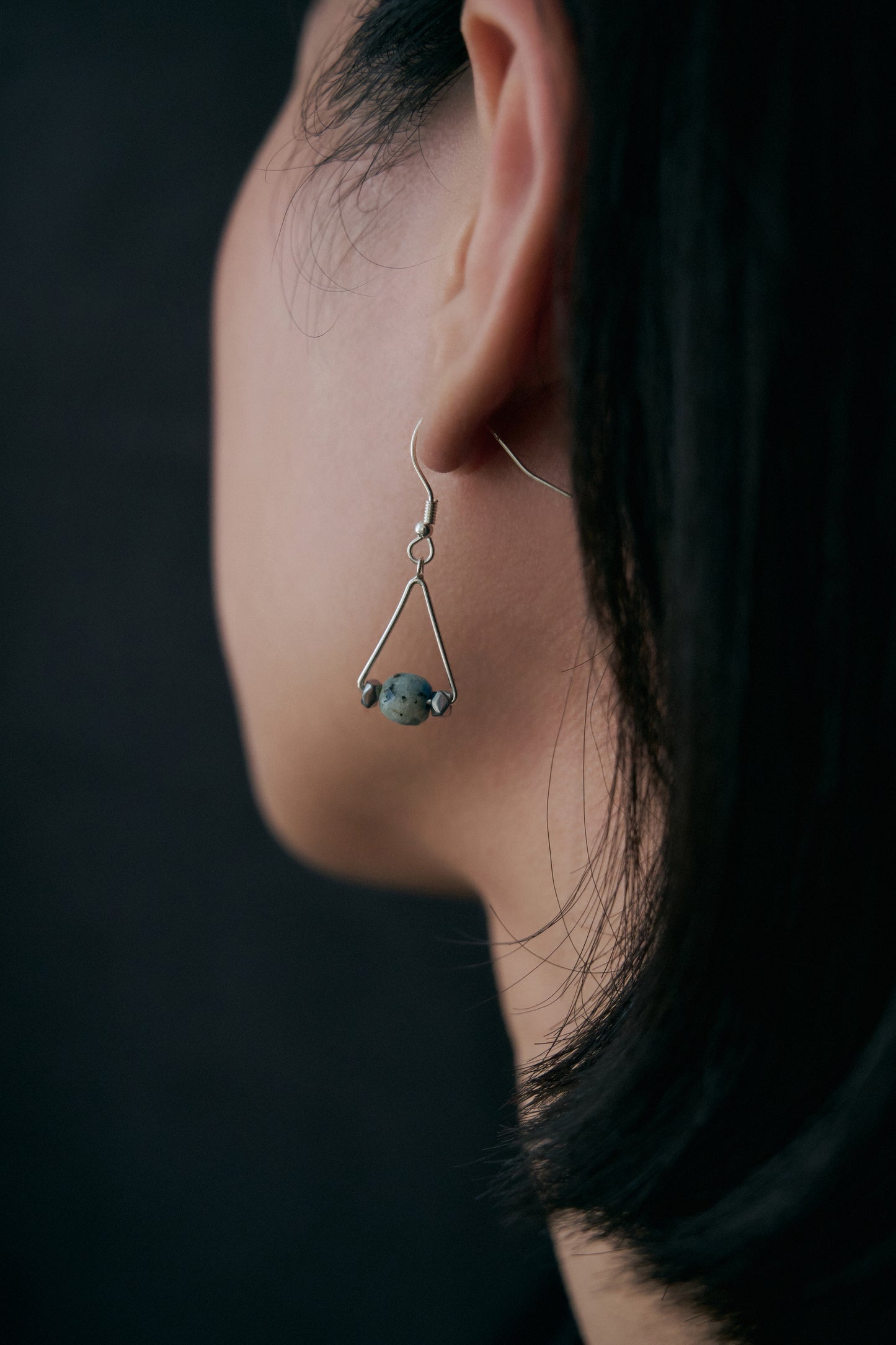 No.25 K2 BLUE|藍點石耳環